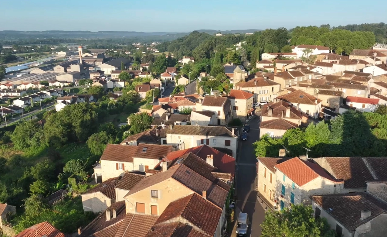 Vue du château de Monsempron-Libos